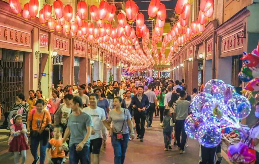 “五一”假期全國重點零售和餐飲企業(yè)  銷售額同比增長6.8%